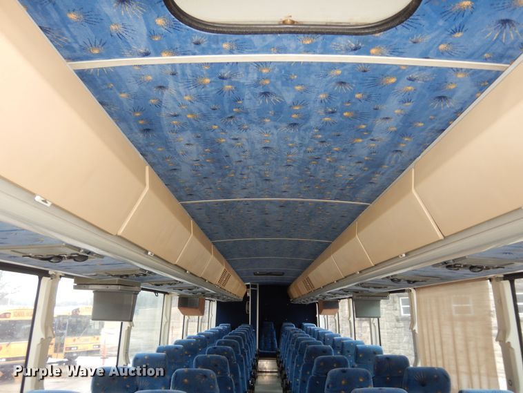 image for item DK7572 1993 MCI D4500  coach bus