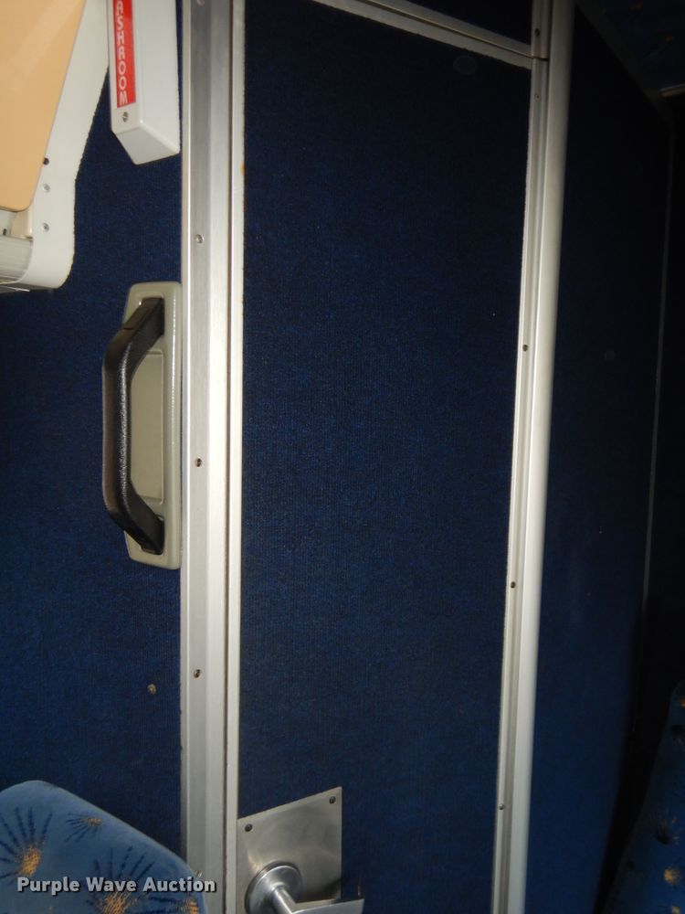 image for item DK7572 1993 MCI D4500  coach bus