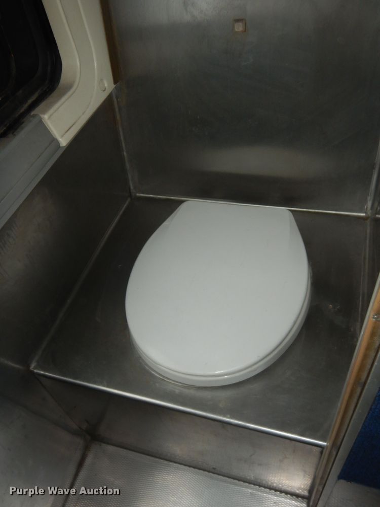 image for item DK7572 1993 MCI D4500  coach bus