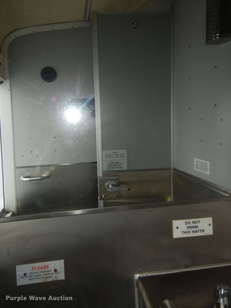 image for item DK7572 1993 MCI D4500  coach bus