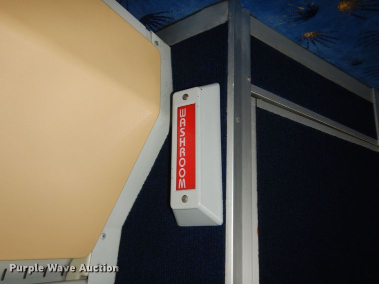 image for item DK7572 1993 MCI D4500  coach bus