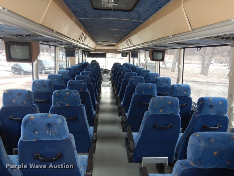 image for item DK7572 1993 MCI D4500  coach bus