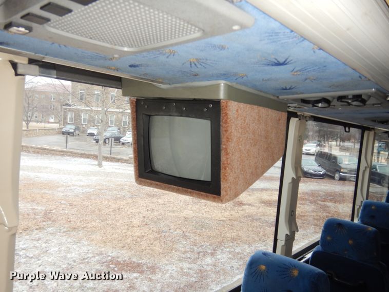 image for item DK7572 1993 MCI D4500  coach bus