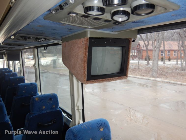 image for item DK7572 1993 MCI D4500  coach bus