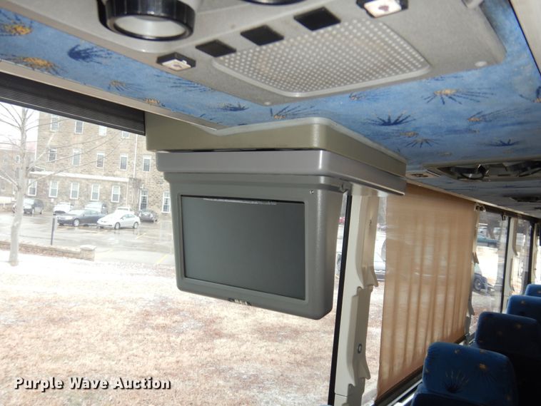 image for item DK7572 1993 MCI D4500  coach bus