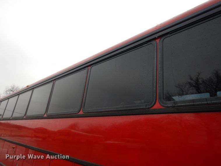 image for item DK7572 1993 MCI D4500  coach bus