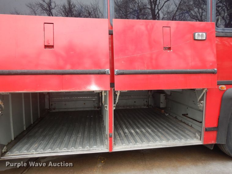 image for item DK7572 1993 MCI D4500  coach bus