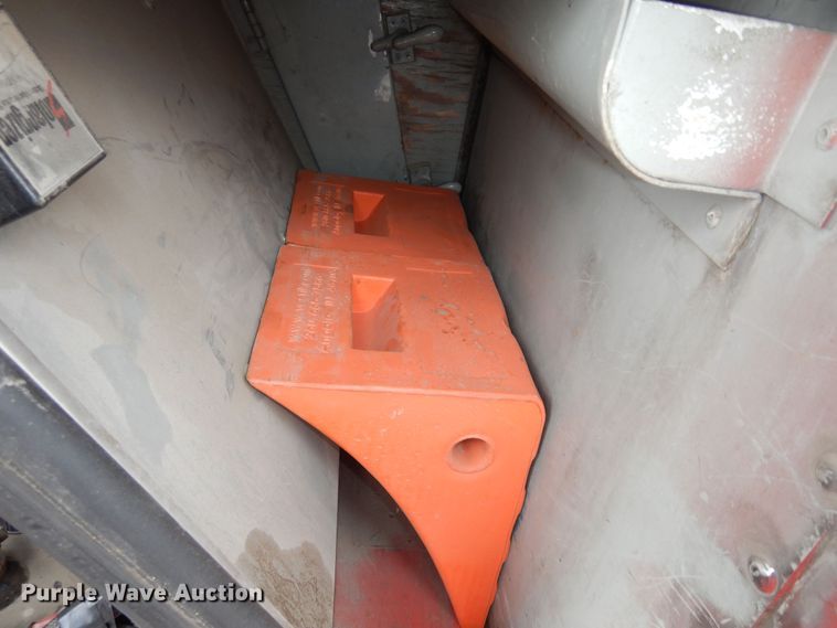 image for item DK7572 1993 MCI D4500  coach bus