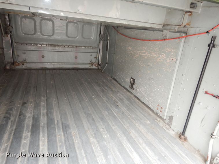 image for item DK7572 1993 MCI D4500  coach bus