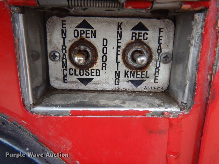 image for item DK7572 1993 MCI D4500  coach bus