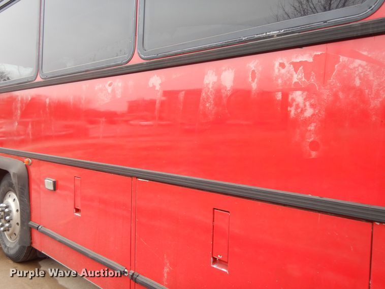 image for item DK7572 1993 MCI D4500  coach bus