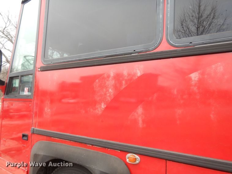 image for item DK7572 1993 MCI D4500  coach bus