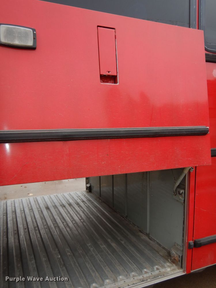 image for item DK7572 1993 MCI D4500  coach bus