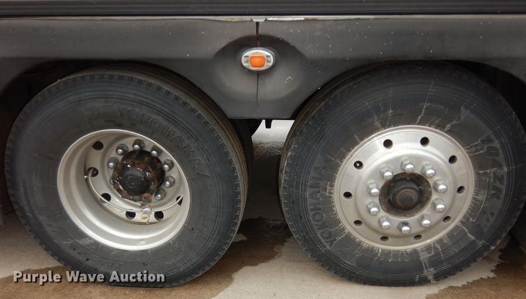 image for item DK7572 1993 MCI D4500  coach bus