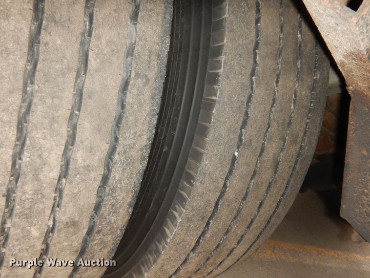 image for item DK7572 1993 MCI D4500  coach bus