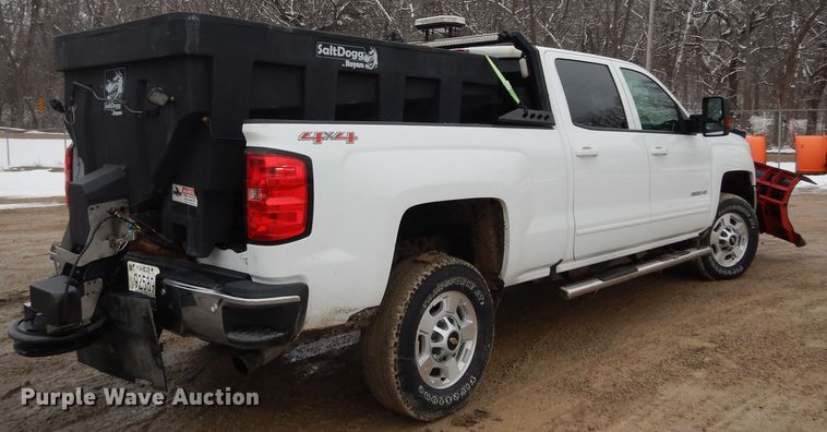 image for item DK7573 2017 Chevrolet Silverado 2500HD  Crew Cab pickup truck