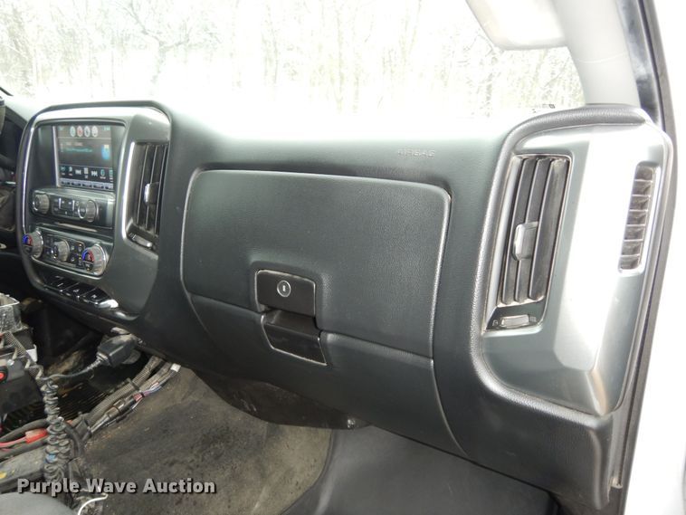 image for item DK7573 2017 Chevrolet Silverado 2500HD  Crew Cab pickup truck