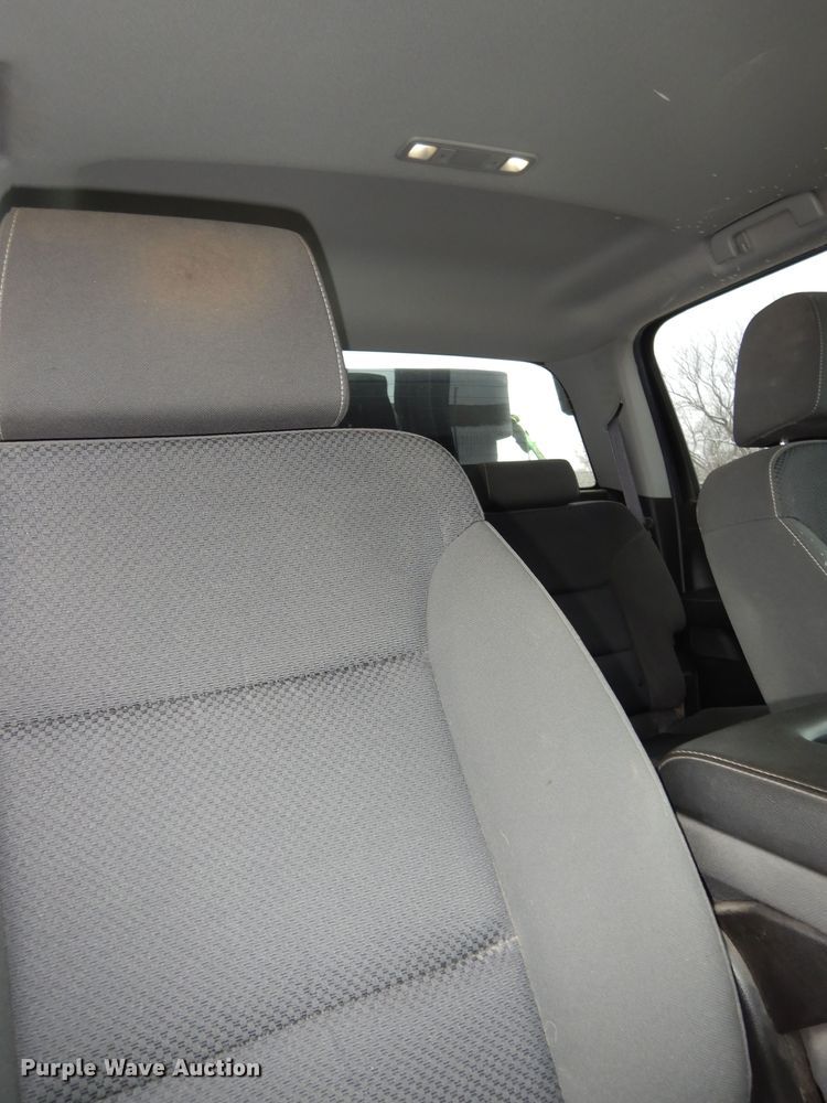 image for item DK7573 2017 Chevrolet Silverado 2500HD  Crew Cab pickup truck