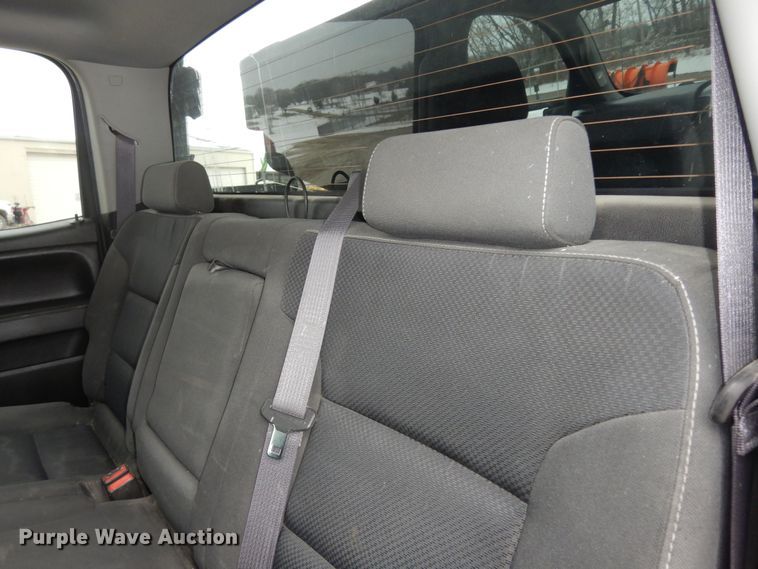 image for item DK7573 2017 Chevrolet Silverado 2500HD  Crew Cab pickup truck