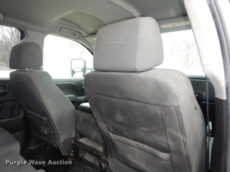 image for item DK7573 2017 Chevrolet Silverado 2500HD  Crew Cab pickup truck