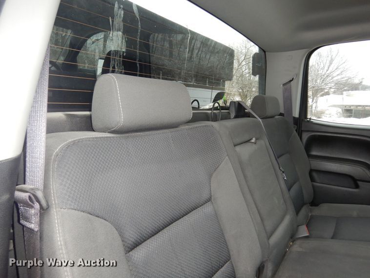 image for item DK7573 2017 Chevrolet Silverado 2500HD  Crew Cab pickup truck