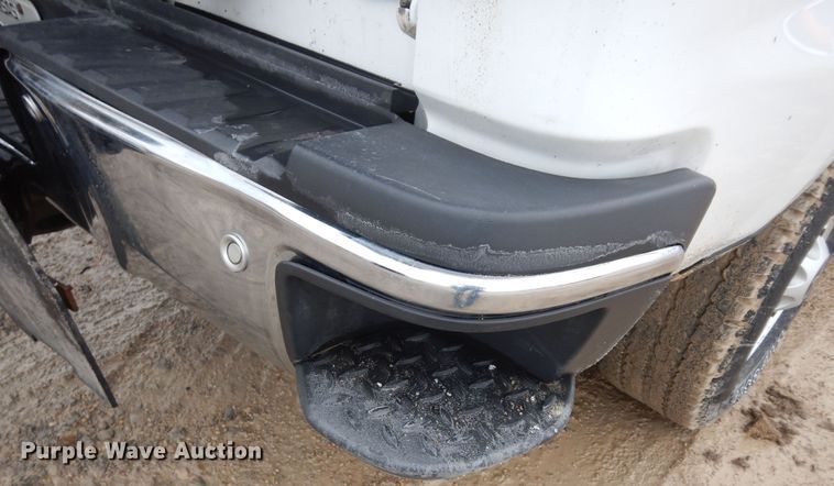 image for item DK7573 2017 Chevrolet Silverado 2500HD  Crew Cab pickup truck