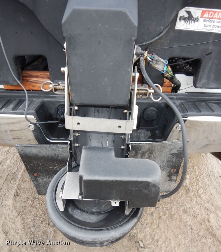 image for item DK7573 2017 Chevrolet Silverado 2500HD  Crew Cab pickup truck