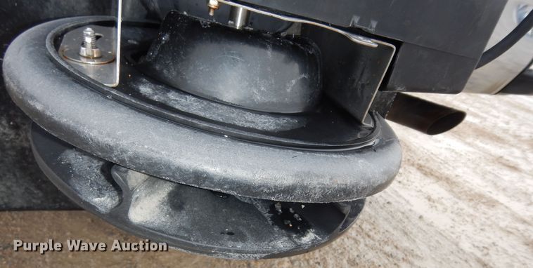 image for item DK7573 2017 Chevrolet Silverado 2500HD  Crew Cab pickup truck