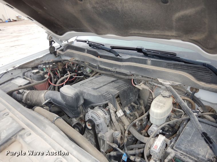 image for item DK7573 2017 Chevrolet Silverado 2500HD  Crew Cab pickup truck