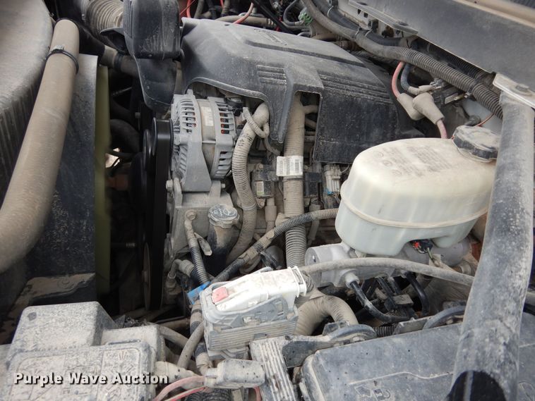 image for item DK7573 2017 Chevrolet Silverado 2500HD  Crew Cab pickup truck