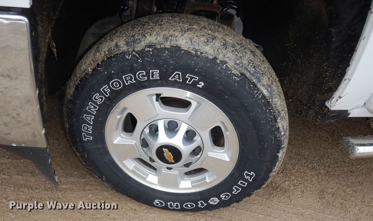 image for item DK7573 2017 Chevrolet Silverado 2500HD  Crew Cab pickup truck