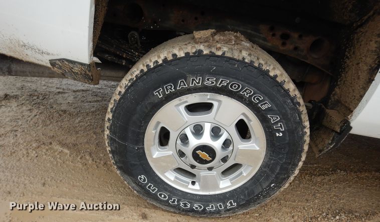 image for item DK7573 2017 Chevrolet Silverado 2500HD  Crew Cab pickup truck