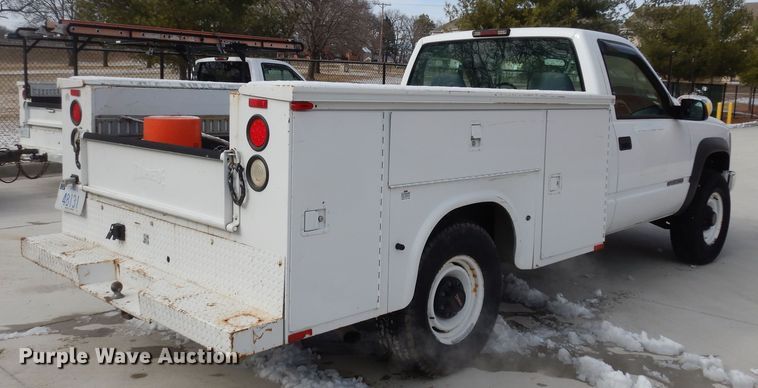 image for item DK7574 1999 GMC Sierra 2500 SL  utility bed pickup truck