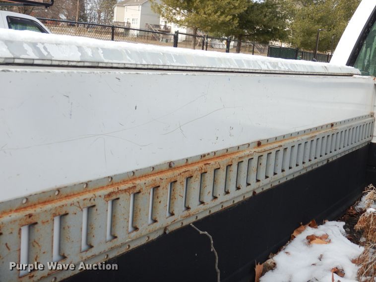 image for item DK7574 1999 GMC Sierra 2500 SL  utility bed pickup truck