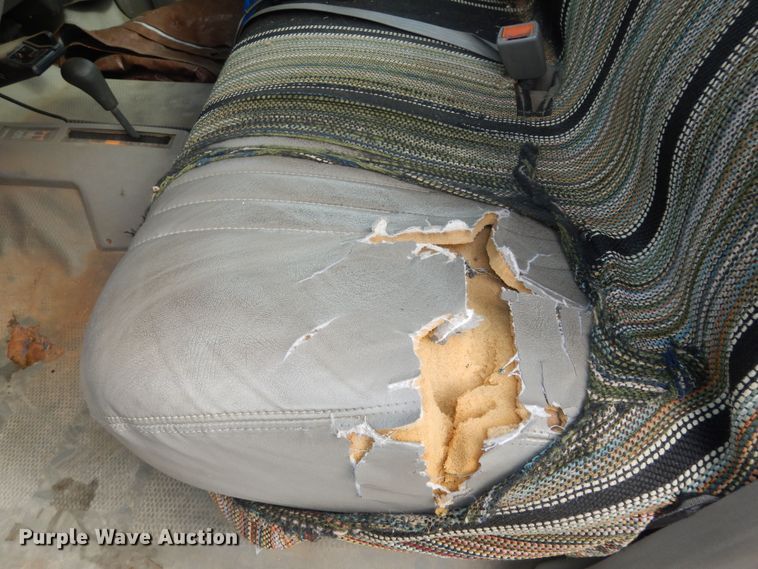 image for item DK7574 1999 GMC Sierra 2500 SL  utility bed pickup truck