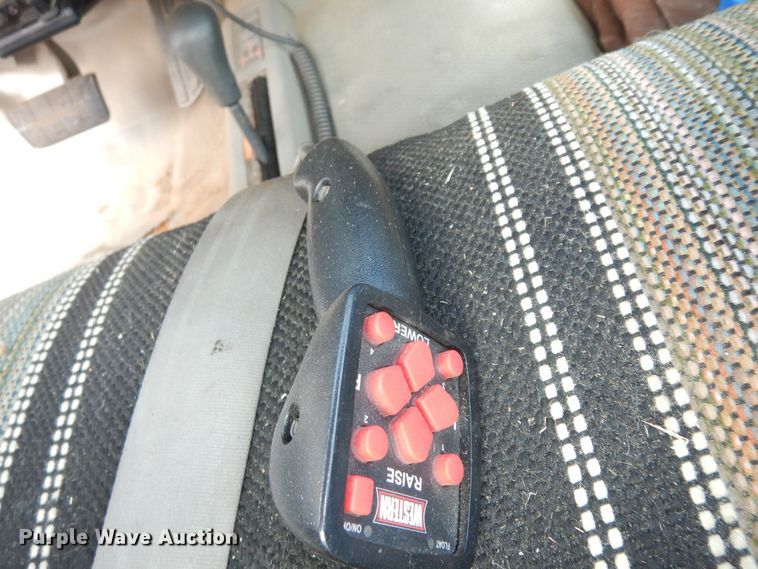 image for item DK7574 1999 GMC Sierra 2500 SL  utility bed pickup truck