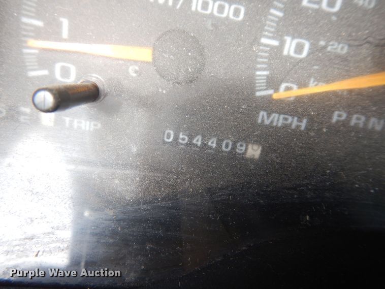 image for item DK7574 1999 GMC Sierra 2500 SL  utility bed pickup truck