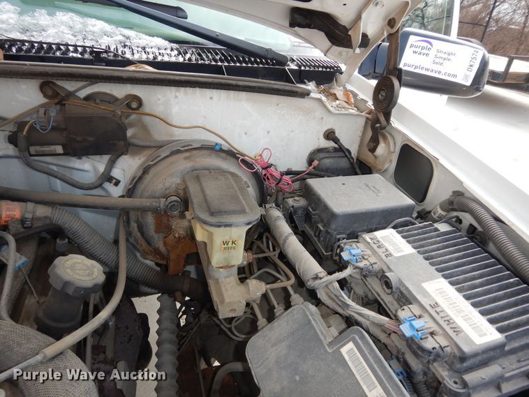 image for item DK7574 1999 GMC Sierra 2500 SL  utility bed pickup truck