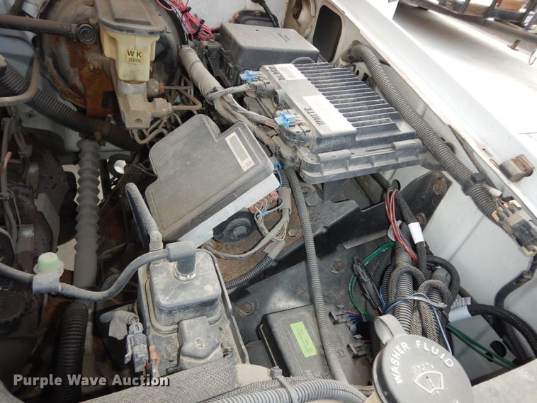 image for item DK7574 1999 GMC Sierra 2500 SL  utility bed pickup truck