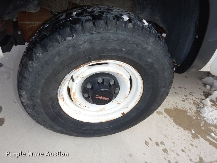 image for item DK7574 1999 GMC Sierra 2500 SL  utility bed pickup truck