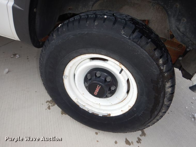 image for item DK7574 1999 GMC Sierra 2500 SL  utility bed pickup truck