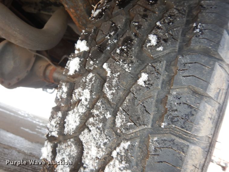 image for item DK7574 1999 GMC Sierra 2500 SL  utility bed pickup truck