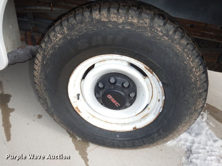 image for item DK7574 1999 GMC Sierra 2500 SL  utility bed pickup truck