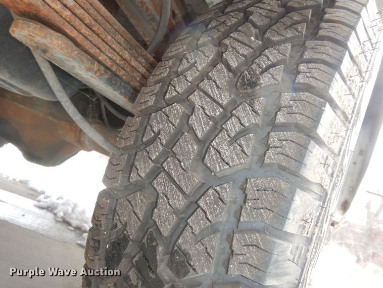 image for item DK7574 1999 GMC Sierra 2500 SL  utility bed pickup truck