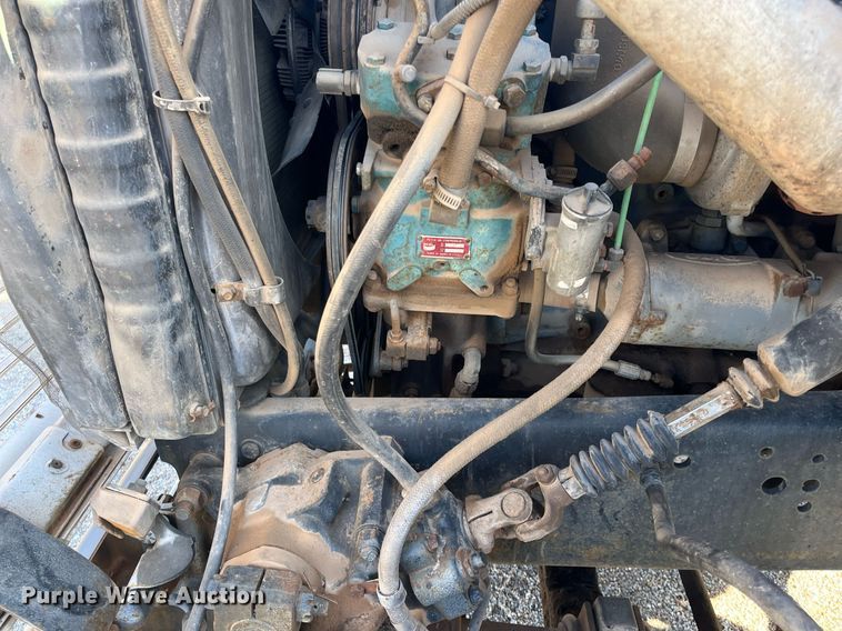 image for item DQ3940 1988 Ford L8000  truck cab and chassis