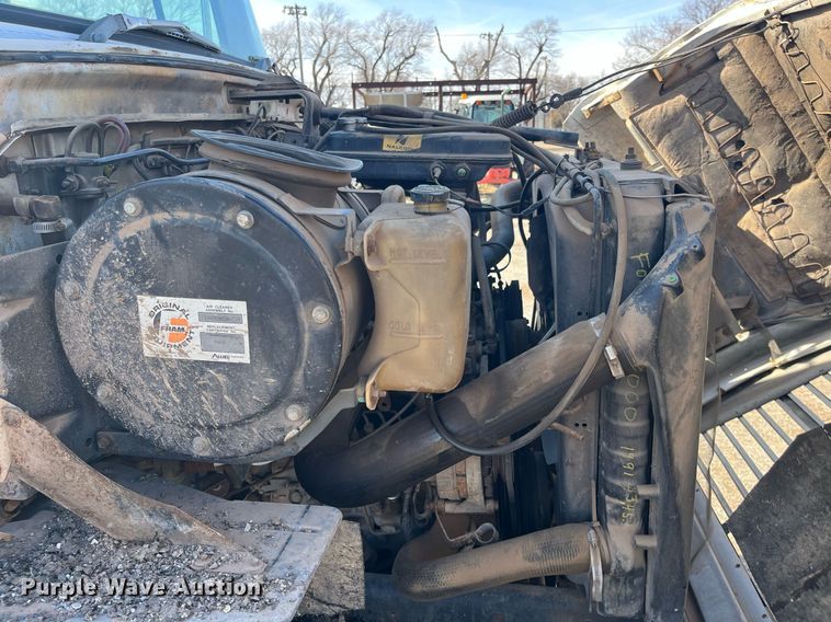 image for item DQ3940 1988 Ford L8000  truck cab and chassis