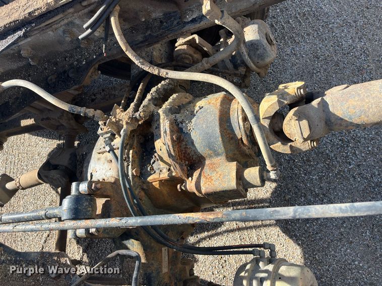 image for item DQ3940 1988 Ford L8000  truck cab and chassis