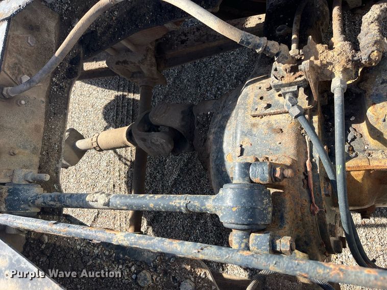 image for item DQ3940 1988 Ford L8000  truck cab and chassis