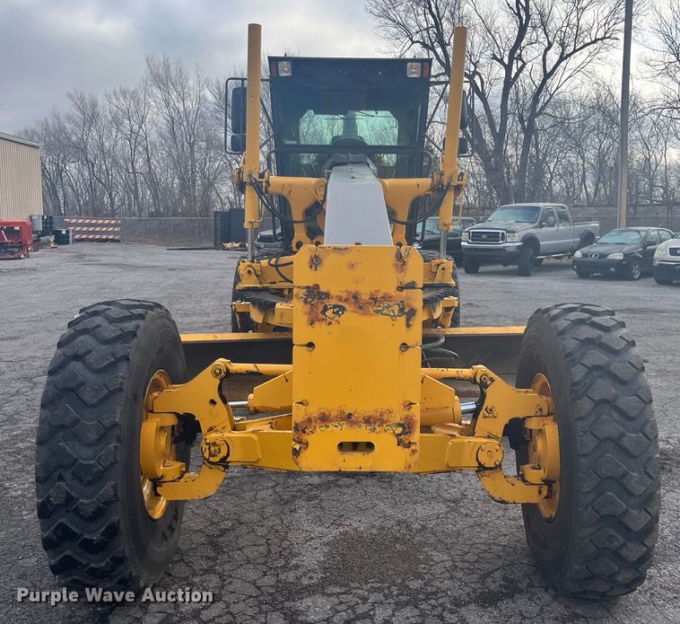 image for item DQ5082 2004 Volvo G720B  motor grader