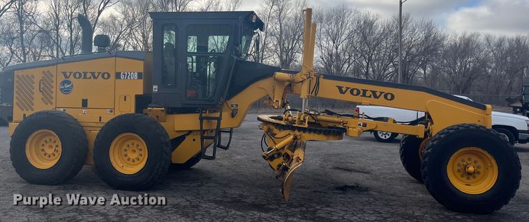 image for item DQ5082 2004 Volvo G720B  motor grader